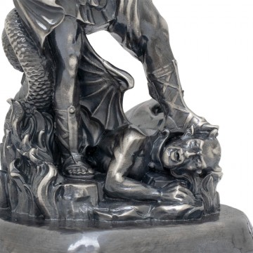 Statua San Michele...