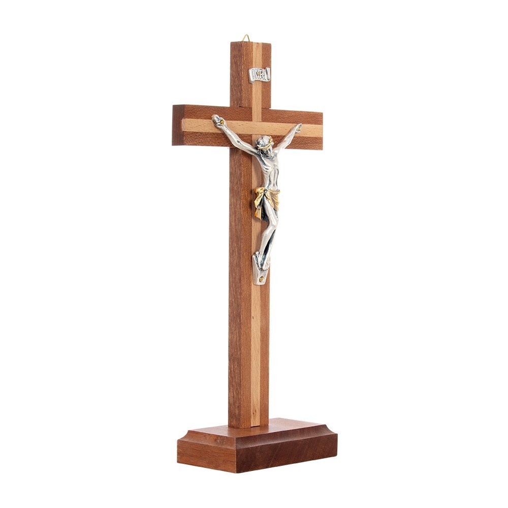 Croce con Base e Corpo di Cristo