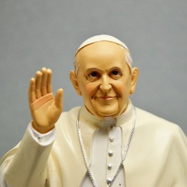 Statua Papa Francesco
