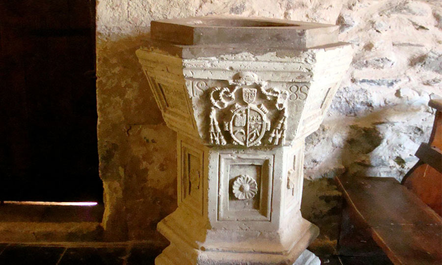 Il significato religioso dell’acquasantiera