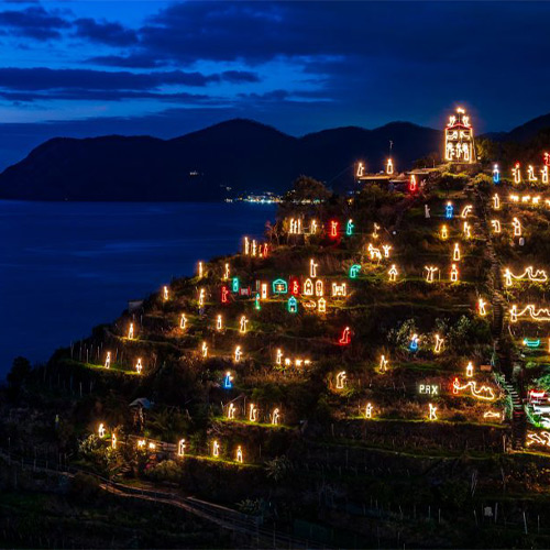 Il presepe delle luci di Manarola